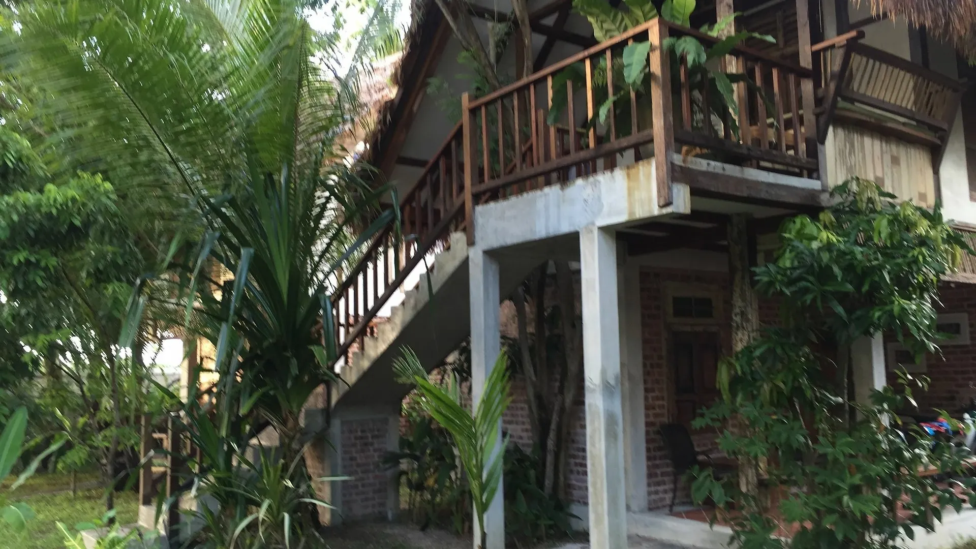 Panji Panji Tropical Wooden Home Pantai Cenang  Villa