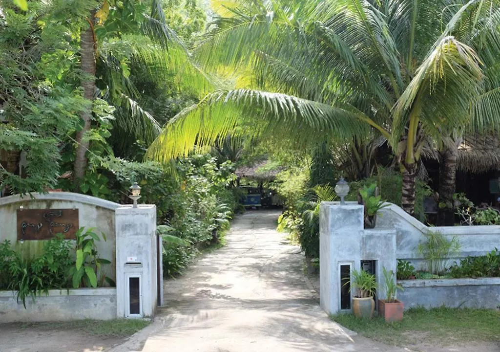 Villa Panji Panji Tropical Wooden Home Pantai Cenang