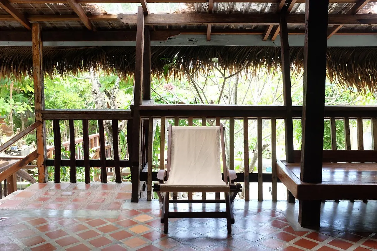 Villa Panji Panji Tropical Wooden Home Pantai Cenang